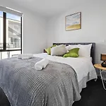 Cbd 2 Bed 2 Bath With Free Parking