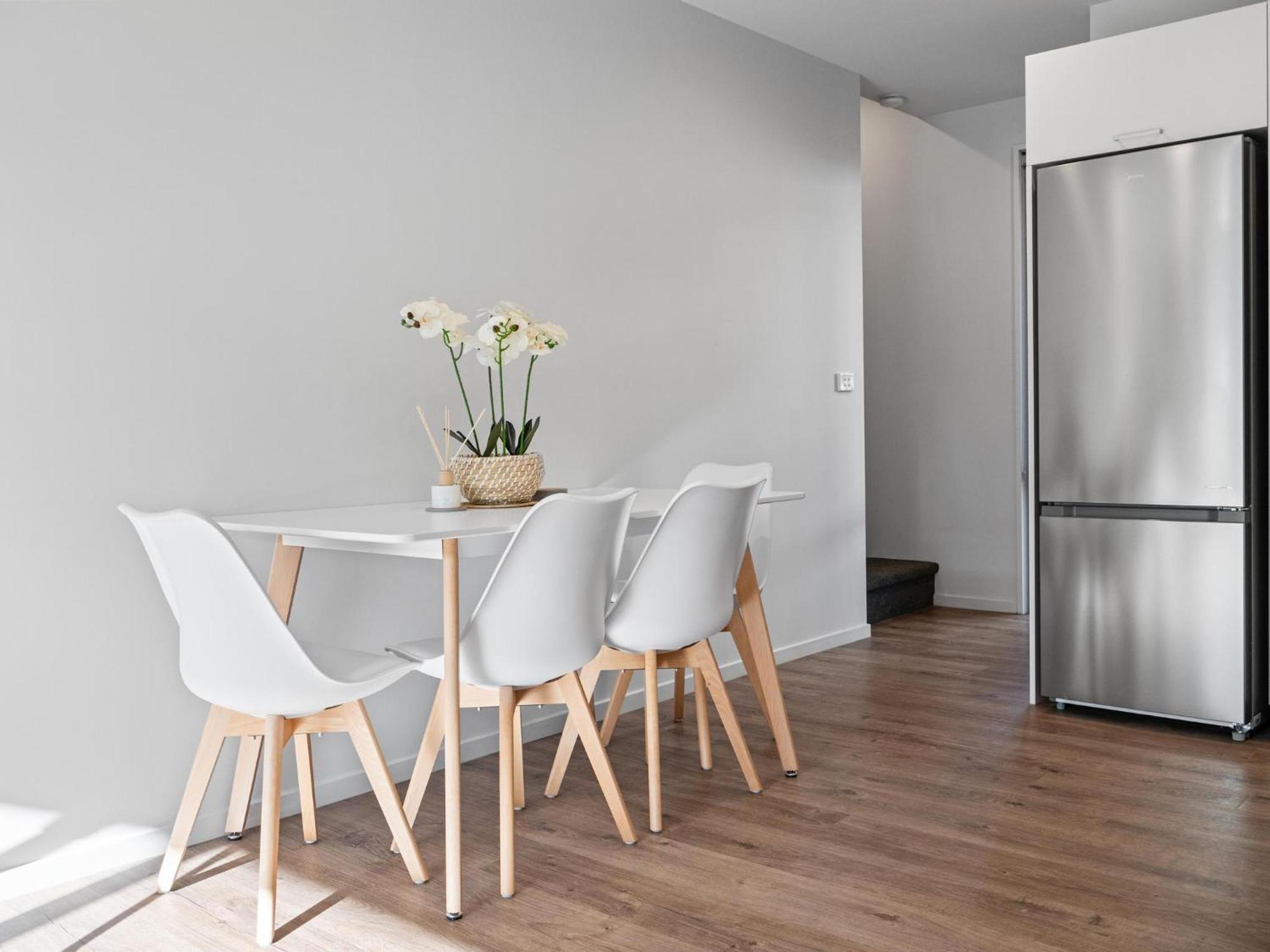 Apartamento Cbd 2 Bed 2 Bath With Free Parking *